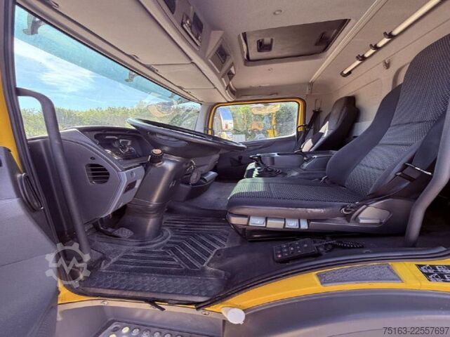 Flokkbíll MERCEDES-BENZ Atego 816 Möbelkoffer