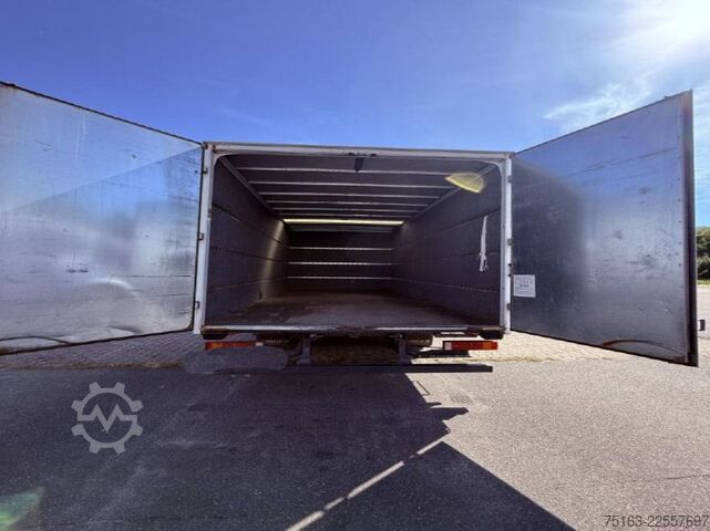 Flokkbíll MERCEDES-BENZ Atego 816 Möbelkoffer