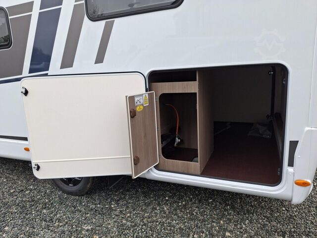 Semi-integrated camper CARADO Edition26 T Ford 449