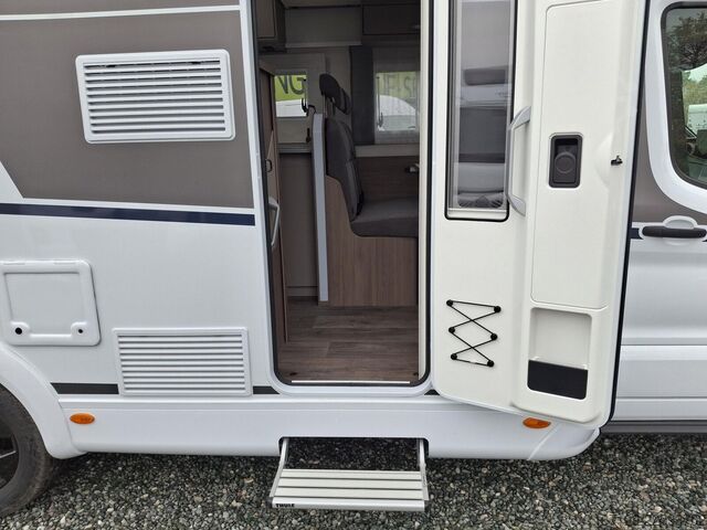 Semi-integrated camper CARADO Edition26 T Ford 449