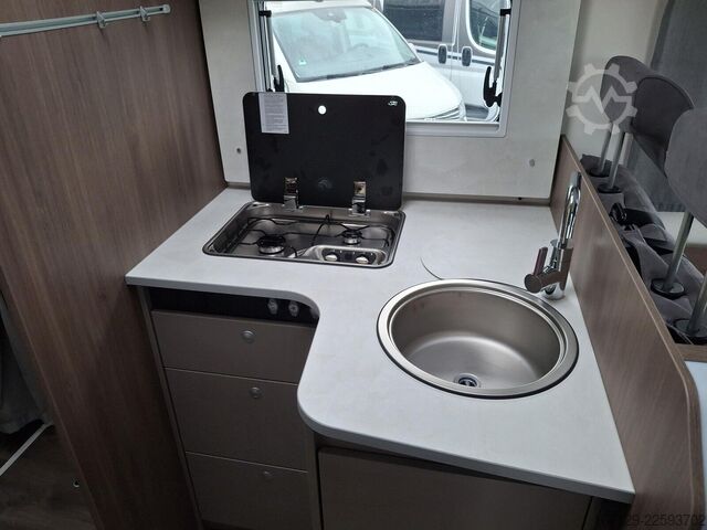 Semi-integrated camper CARADO Edition26 T Ford 449