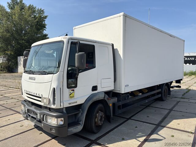 รถบรรทุกพร้อมตัวถังแบบตู้ / ลิฟต์ท้ายรถ, ระบบขับเคลื่อนเพลาหน้า, ที่นอน Iveco Euro Cargo 120E28P, FFH 1 Liege
