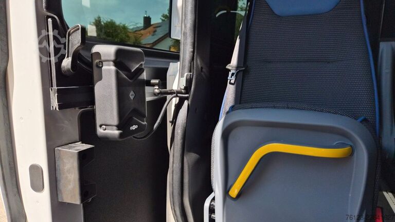 Kleinbus Opel Movano Lord light Lagerfahrzeug Stock 18 SS
