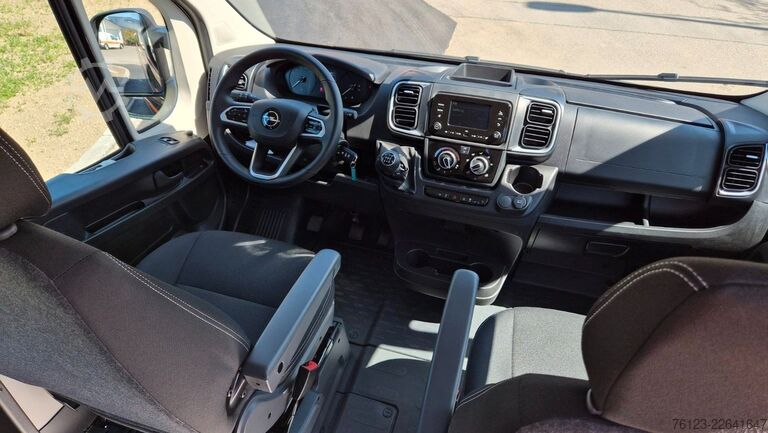 Kleinbus Opel Movano Mobility Airline Boden Rolli