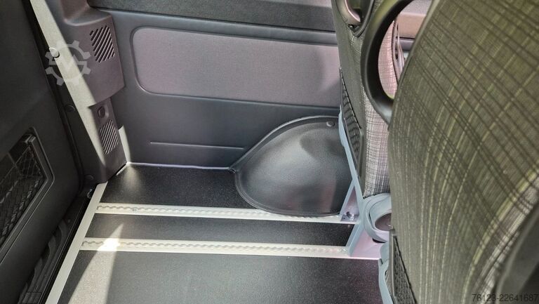 Minibus MERCEDES-BENZ Sprinter 315 VIP Mobility 23 Airlineboden Lage