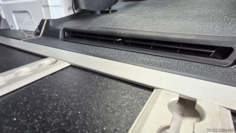 Minibus MERCEDES-BENZ Sprinter 315 VIP Mobility 23 Airlineboden Lage