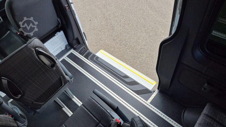 Minibus MERCEDES-BENZ Sprinter 315 VIP Mobility 23 Airlineboden Lage