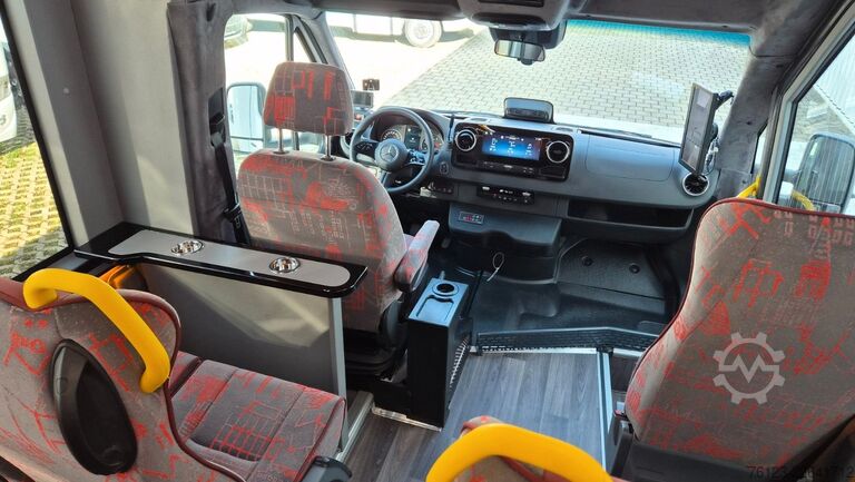 Microbuz MERCEDES-BENZ 30 Sitzer Schul- Transferbus 519 Lagerfahrzeug
