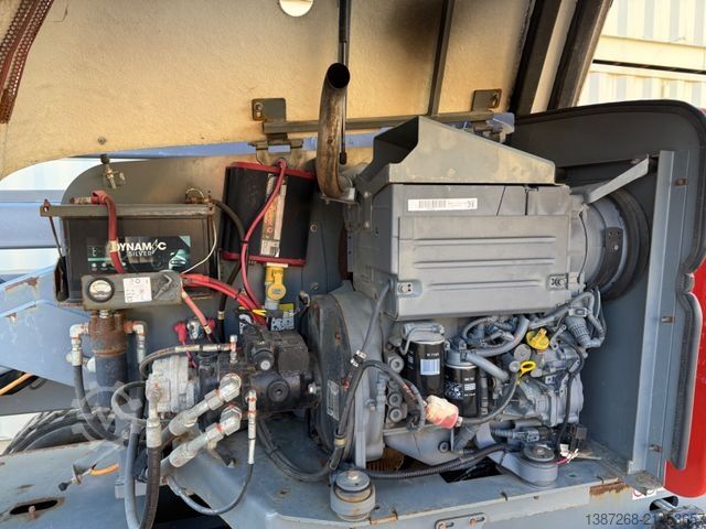 কাজের প্ল্যাটফর্ম Skyjack SJ46AJ 4x4 Diesel / 16 Meter