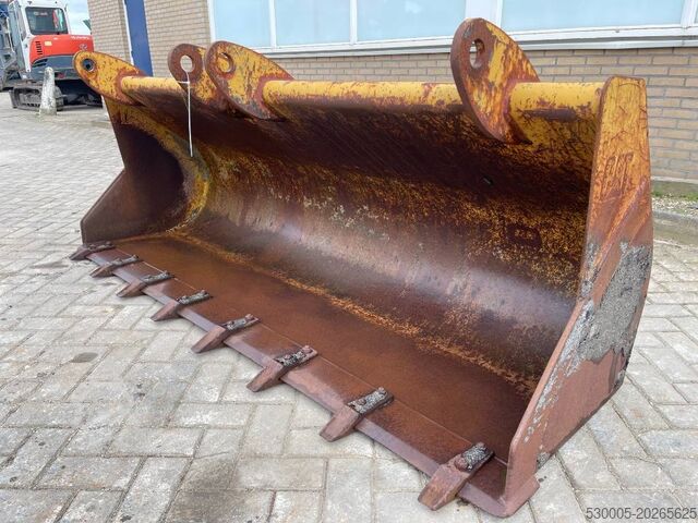 Лопата CAT Backhoe bucket