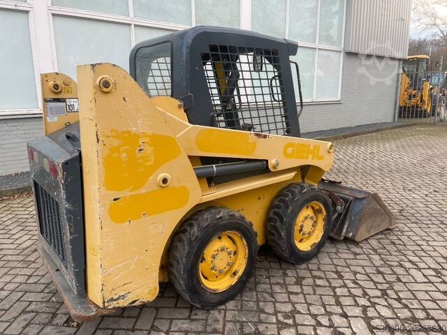 Încărcător pe roți Gehl 3840 E     2015