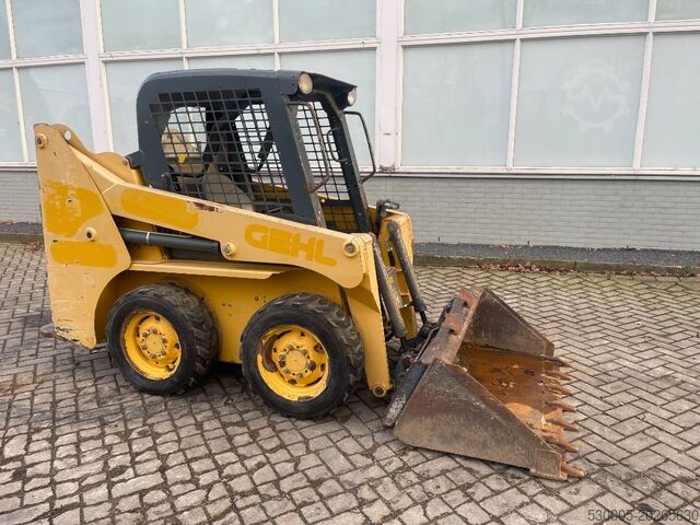 Încărcător pe roți Gehl 3840 E     2015