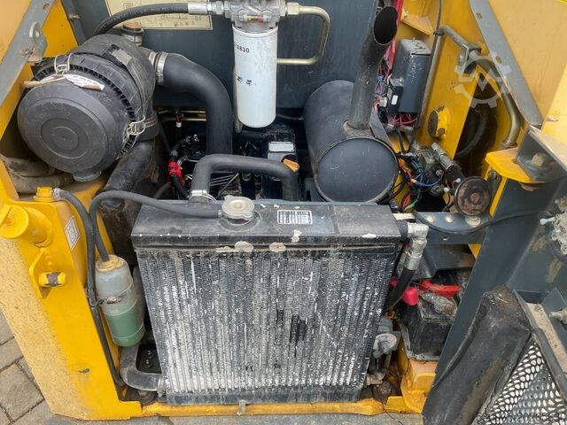 Încărcător pe roți Gehl 3840 E     2015