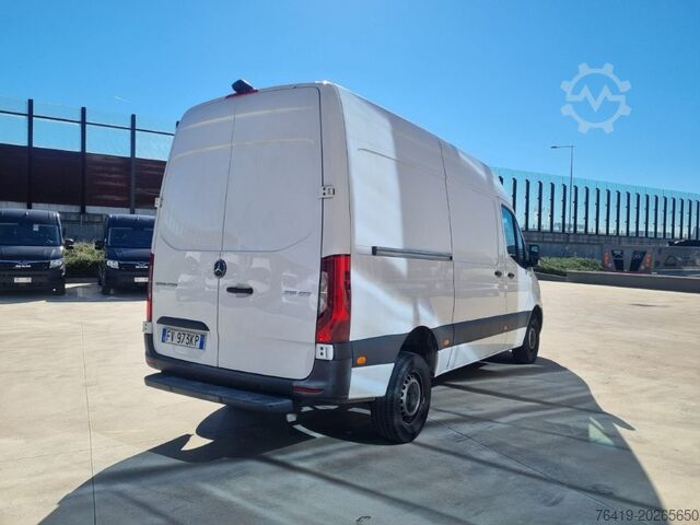 Fourgon Mercedes-Benz SPRINTER T25-105