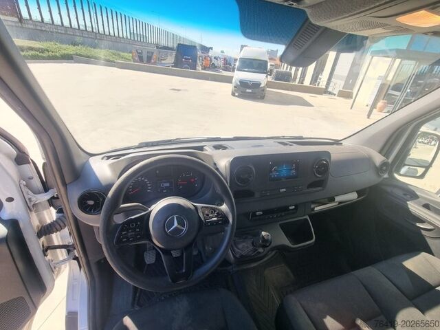 Fourgon Mercedes-Benz SPRINTER T25-105