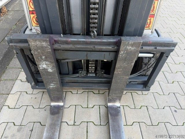 Electric 3-wheel forklift Still RX50-15