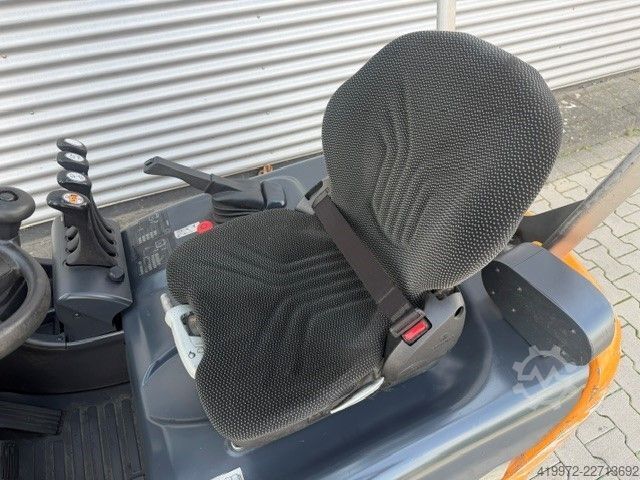 Electric 3-wheel forklift Still RX50-15