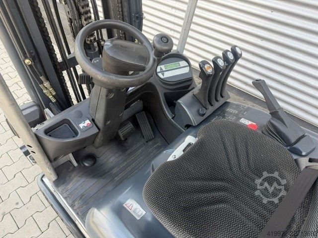 Electric 3-wheel forklift Still RX50-15