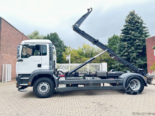 Camion benne à bras amovible MAN 18.430 Knickhaken-Kranleitung-40 Fuß Container