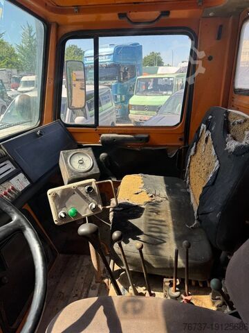 Pulverizador de asfalto Unimog 424 **BITUMTANK-GOUDRONEUSE**