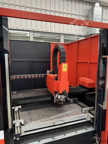 Máquina de corte por láser Bystronic DNE1012FCCB 500 Watt