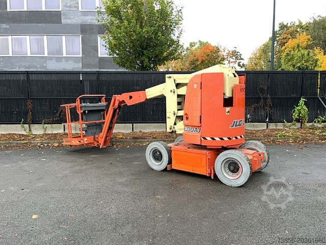Plataforma telescópica JLG E300AJ (11m)