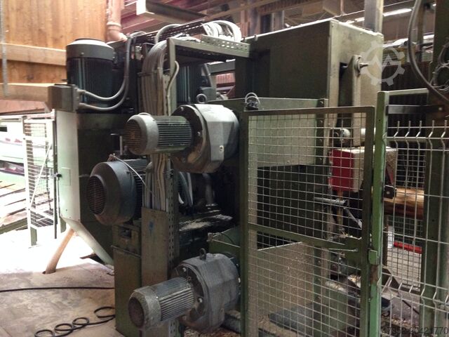 Sawmill Komplettes Veisto Hewsaw Sägewerk Hewsaw R200+ NS200 2xStapelmaschinen
