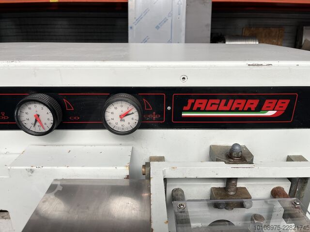 Flowpack machine Record Packaging Machinery jaguar 88