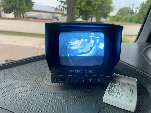 Cattle truck Mercedes-Benz Actros 1841 Megaspace 8-9 Pferde