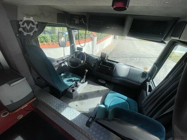 Cattle truck DAF LF 55250 Niehoffaufbau 6 Pferde