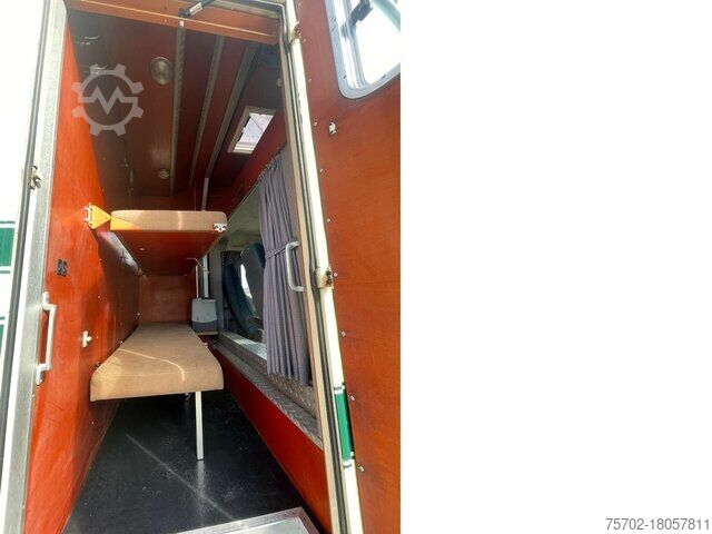 Cattle truck DAF LF 55250 Niehoffaufbau 6 Pferde
