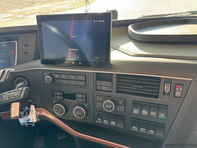 Camión forestal VOLVO FH16 750 8X4 Holztransport Alukar TOP!