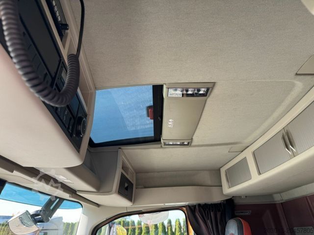 Camión forestal VOLVO FH16 750 8X4 Holztransport Alukar TOP!