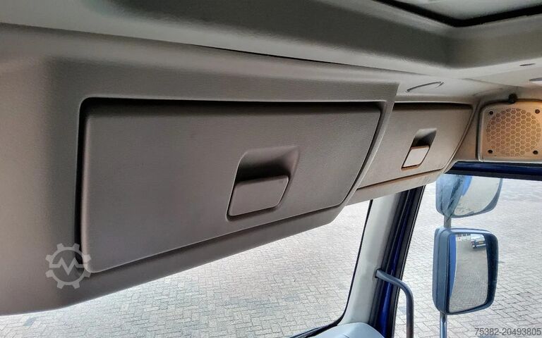 Sasis dengan kabin Renault D 240 P 4x2 12 TON CHASSIS CABINE - 20-BHN-3 - ...