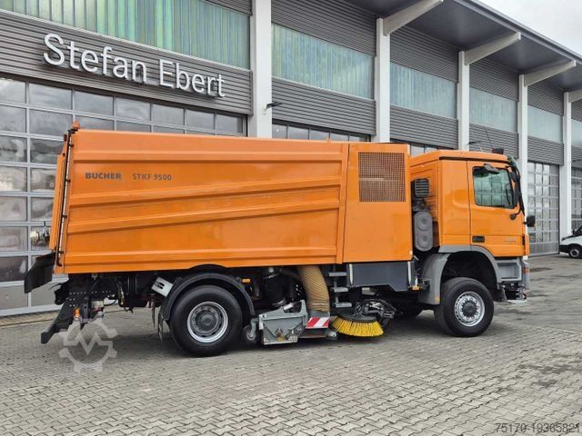 Útseprő gép MERCEDES-BENZ Actros 2032 A 4x4 Bucher STKF 9500 Airport 30x