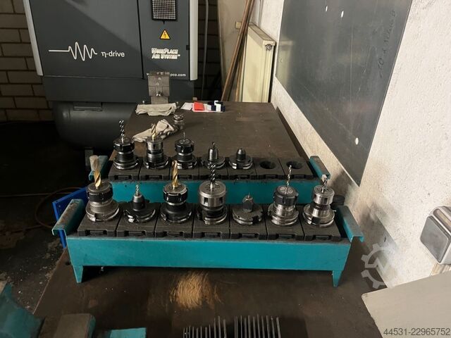 Vertikální obráběcí centrum Bridgeport VMC 800