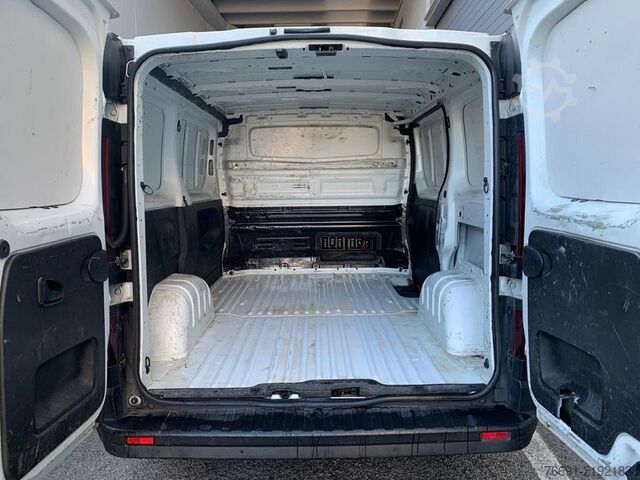 Furgão de teto alto Renault Trafic Van