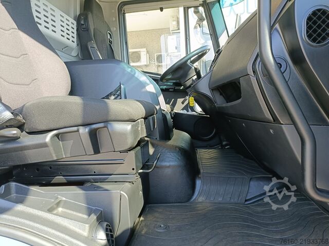 Nástavba s posuvnými plachtami IVECO EUROCARGO 160E32P