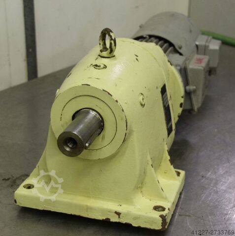 Мотор-редуктор 300 Нм 3,7 об/мин SSB DWF6-22/40-01-0430.800.06-85