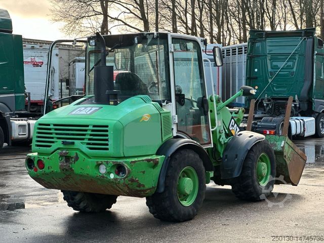 Utovarivač na kotačima CATERPILLAR 906 H mit Schaufel & Palettengabel