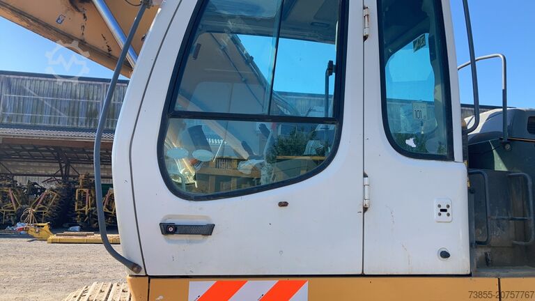 Kettenbagger Liebherr R906 LC Litronic with two buckets