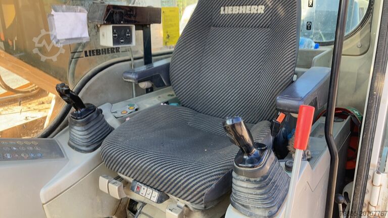 Kettenbagger Liebherr R906 LC Litronic with two buckets