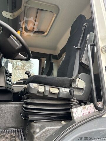 Wywrotka trójstronna MAN TGS 33.440 Kipper+HMF 1820-4