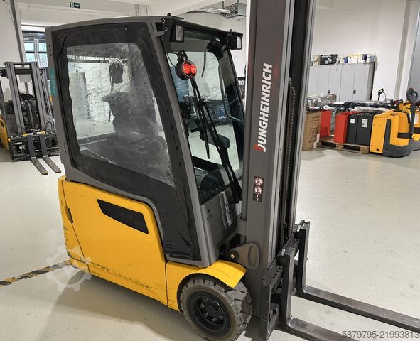 Empilhador Jungheinrich EFG 218k