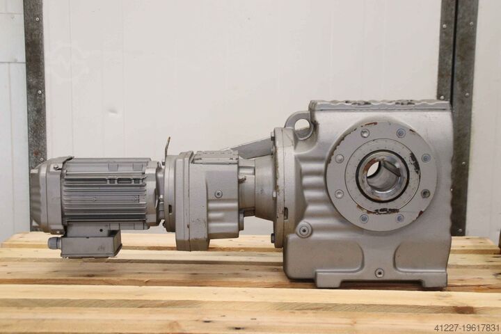 Motorreductor 0,75 kW 1,7 rpm SEW-Eurodrive SA87R57DRN80M4