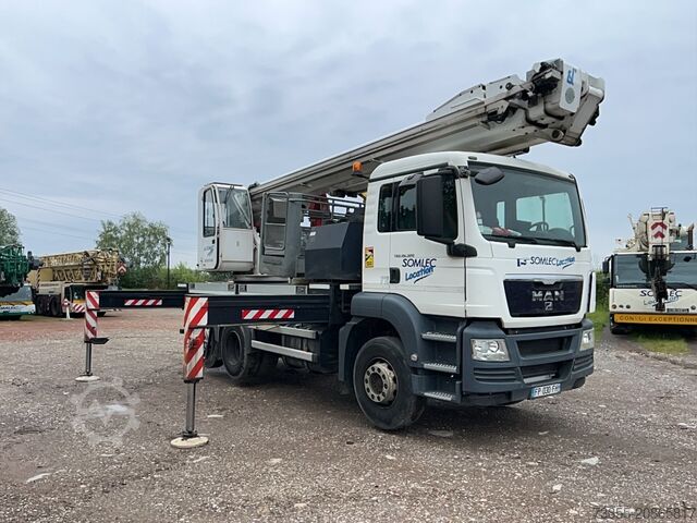 Plataforma aérea sobre camión MAN TGS 26.320 6x2-2 BL with Oil Steel Eagle 3526 (35m)