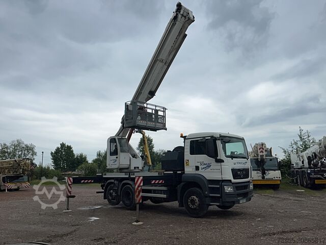 Plataforma aérea sobre camión MAN TGS 26.320 6x2-2 BL with Oil Steel Eagle 3526 (35m)