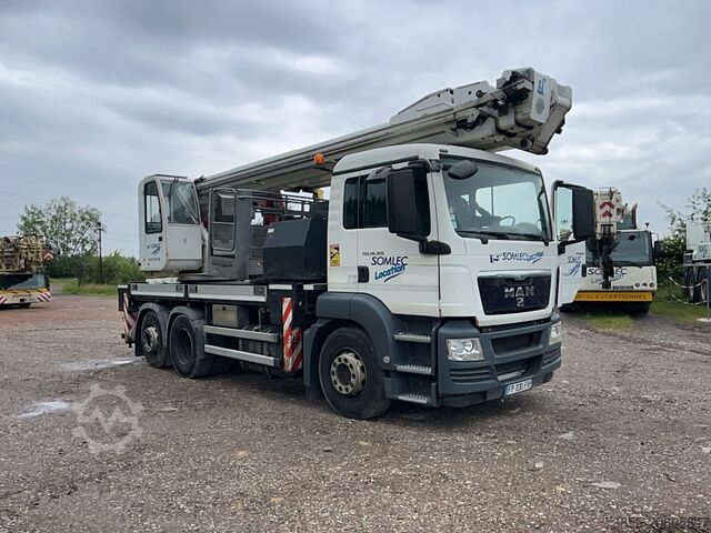 Plataforma aérea sobre camión MAN TGS 26.320 6x2-2 BL with Oil Steel Eagle 3526 (35m)