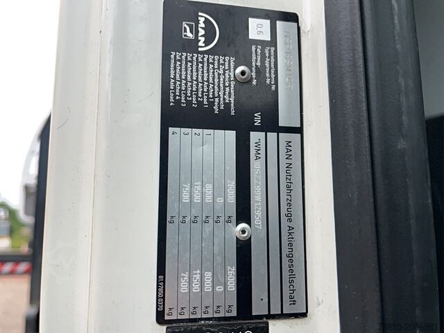 Plataforma aérea sobre camión MAN TGS 26.320 6x2-2 BL with Oil Steel Eagle 3526 (35m)