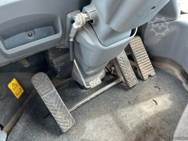 Погрузчик с колёсным шасси HITACHI ZW 180-6 / Hochkippschaufel / Waage